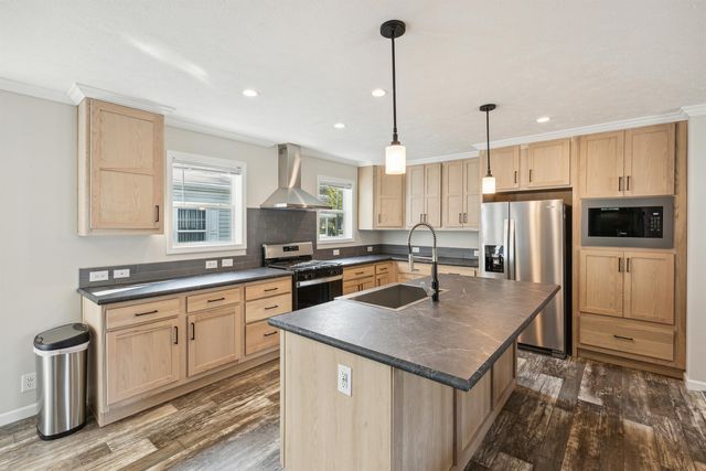 2911 Westwood Dr #2886, Bay City, MI 48706