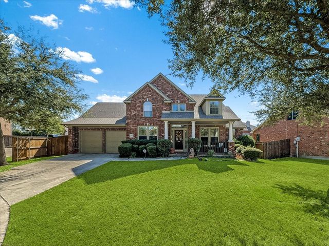 2411 Lakewood Dr, Grand Prairie, TX 75054