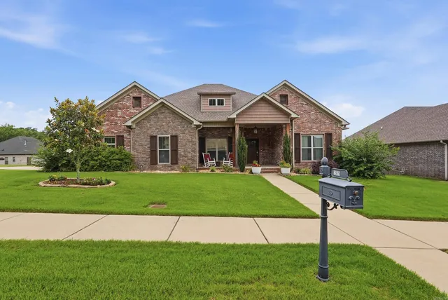 1925 Josh Dr, Conway, AR 72034