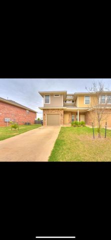 791 SW 14th St, Moore, OK 73160