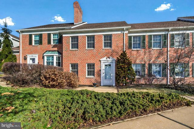 185 Wyntre Brooke Dr, York, PA 17403