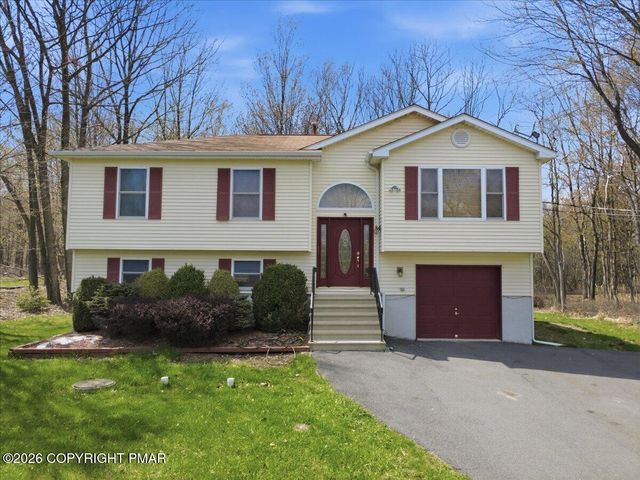 825 Clearview Dr, Long Pond, PA 18334