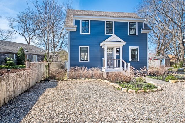16 Holway Ave #2, Provincetown, MA 02657