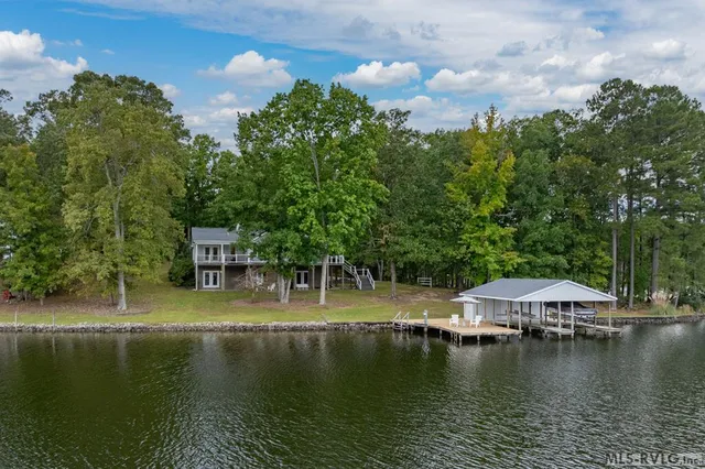 720 Pine Top Dr, Valentines, VA 23887