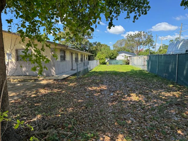 37 NW 7th Ave  #2, Dania, FL 33004