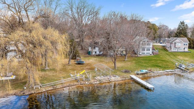 2485 North Wallace Lake DRIVE, West Bend, WI 53090