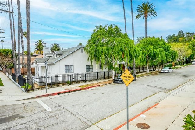 5651 Franklin Ave, Los Angeles, CA 90028