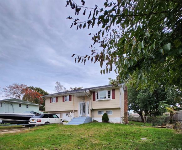 6 Dame Street, Brentwood, NY 11717