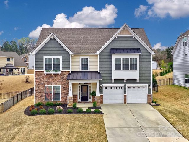 1982 Smokey Quartz Rd, Davidson, NC 28036