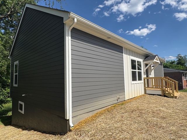 2632 Hydraulic Rd, Charlottesville, VA 22901