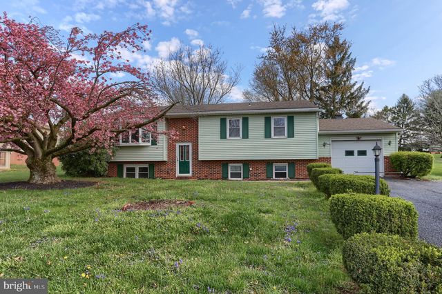 1020 Clearview Dr, Middletown, PA 17057