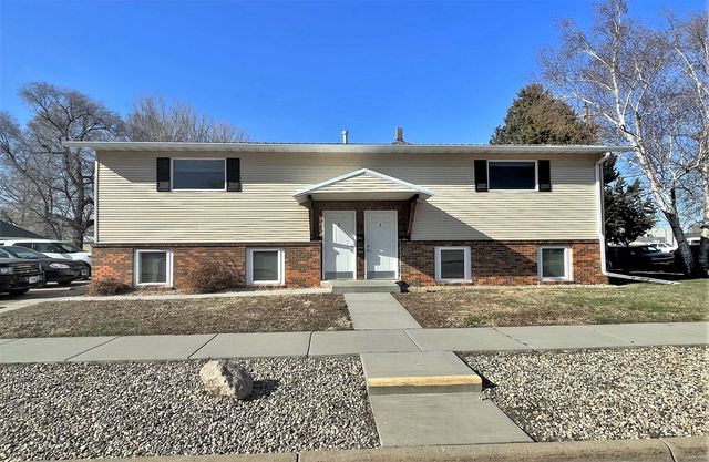 200 W  7th Ave #2, Mitchell, SD 57301