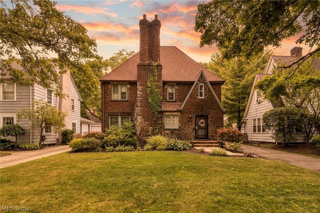 3295 Glencairn Rd, Shaker Heights, OH 44122