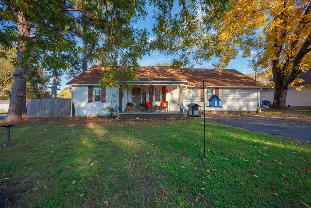 524 Hill Ave, Henderson, TN 38340