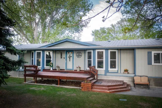 1093 W  River Rd, Worland, WY 82401