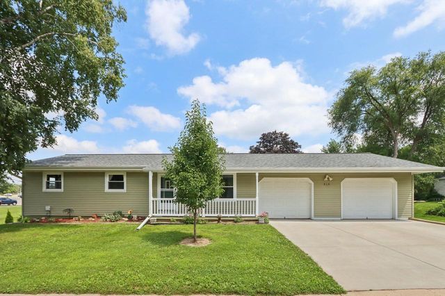 215 South Lincoln Street, Poynette, WI 53955