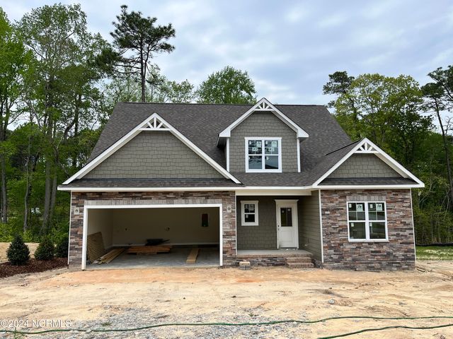 605 Jumper Court, Southern Pines, NC 28387