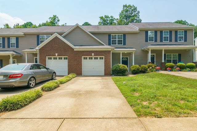 112 Cline Falls Dr, Holly Springs, NC 27540