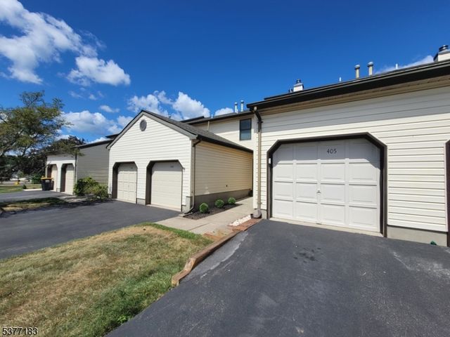 405 Willow Ct, Flemington, NJ 08822