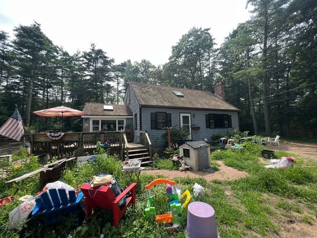 50 Forest St, Carver, MA 02330