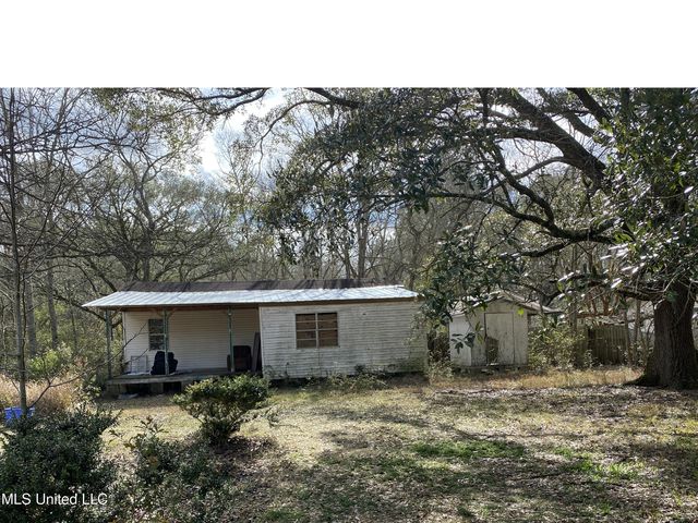 5808 Kings Rd, Moss Point, MS 39563