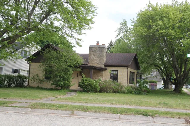 431 Walnut STREET, Burlington, WI 53105