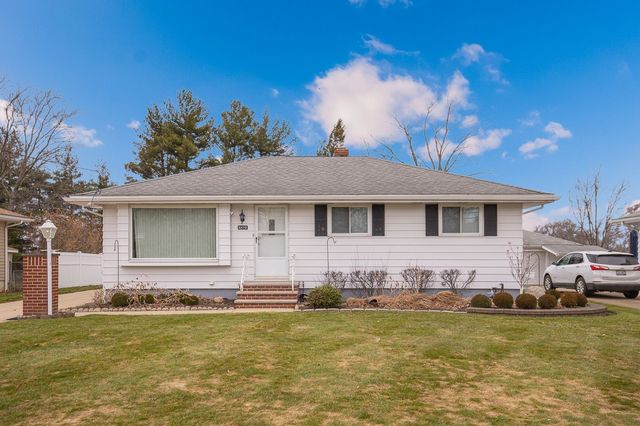 6450 Michael Dr, Brookpark, OH 44142