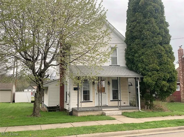 506 W  Plain St, Minerva, OH 44657