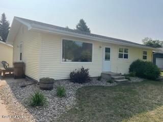 424 Goodwin Ave, Thompson, ND 58278