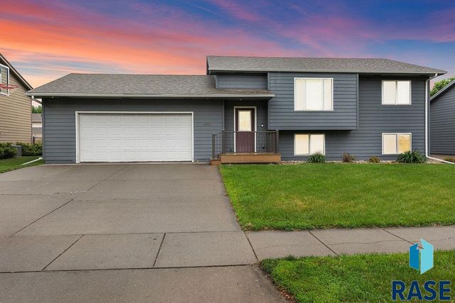 4004 S  Klein Ave, Sioux Falls, SD 57106