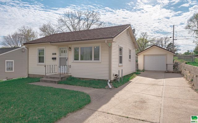 3001 S  Coral St, Sioux City, IA 51106