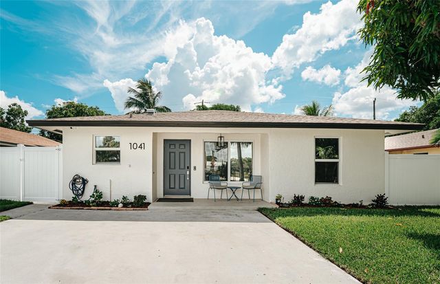 1041 SW 4th Avenue, Delray Beach, FL 33444
