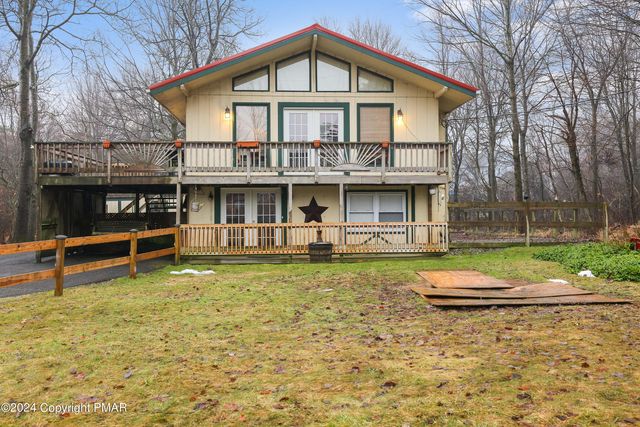 401 Clearview Dr, Long Pond, PA 18334
