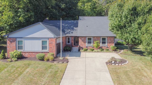 8238 Forward Pass Rd, Indianapolis, IN 46217