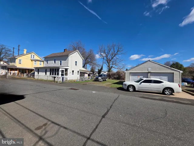 732 Brown St, Bristol, PA 19007