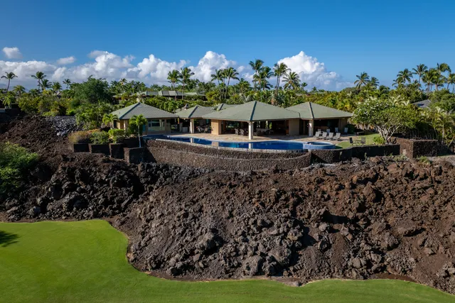 68-135 W  Pukaua Pl, Kamuela, HI 96743