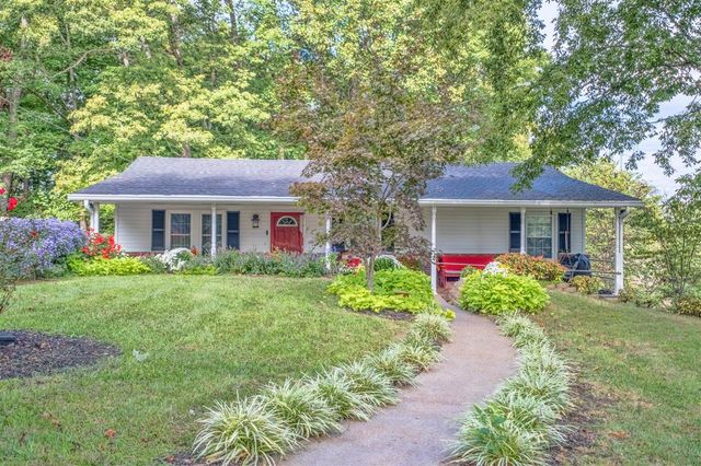 414 Castle Heights Rd, Bowling Green, KY 42103