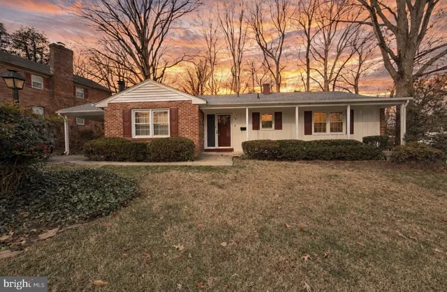 7118 Lory Ln, Lanham, MD 20706