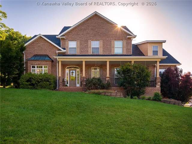 211 Bentwood Rd, Hurricane, WV 25526