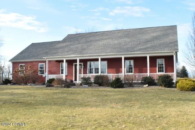 229 Harveys Ln, Milton, PA 17847