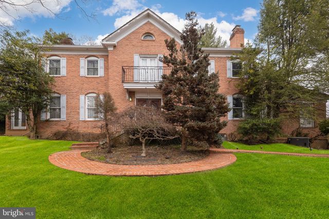 8300 Twin Forks Ln, Chevy Chase, MD 20815