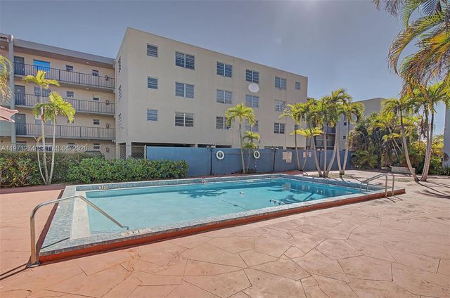 399 NW 72nd Ave #320, Miami, FL 33126