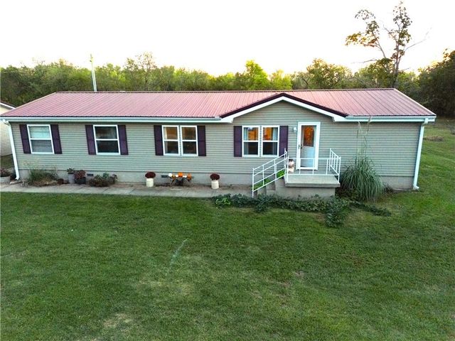 12391 SW Spring St, Hume, MO 64752