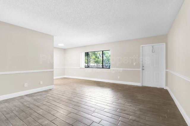 414 Meadows Cir, Boynton Beach, FL 33436