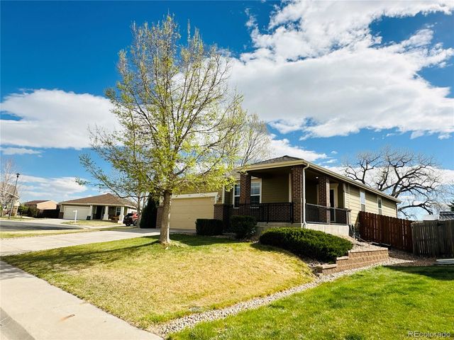 950 Willow Drive, Lochbuie, CO 80603