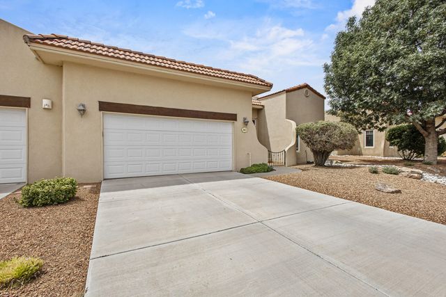 363 Taylor Rd NE, Los Lunas, NM 87031