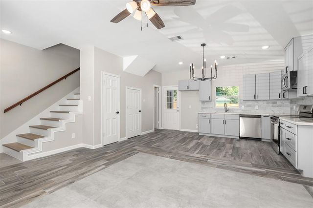 4106 B White St, Bacliff, TX 77518