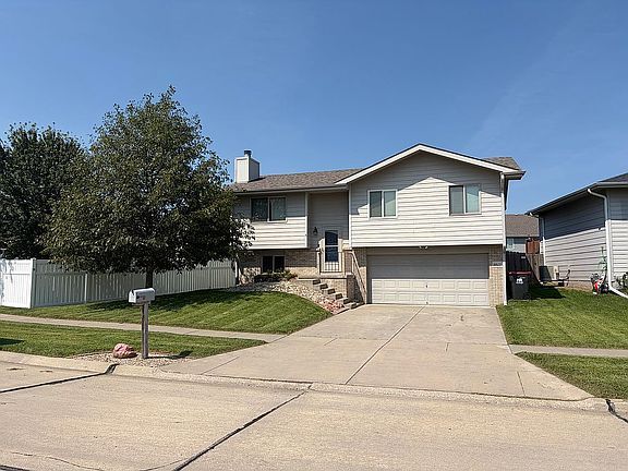 6623 N  13th St, Lincoln, NE 68521