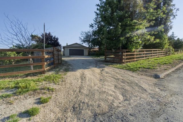 375 Hitch Dr, Hollister, CA 95023