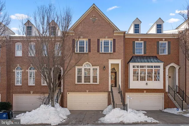 10505 Captain John Smith Ct, Fairfax, VA 22030
